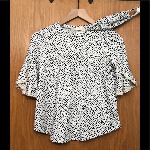 ruffle shirt polka dot shirt XL NWT Reb in J. White black exaggerated ruffle top - Picture 2 of 16